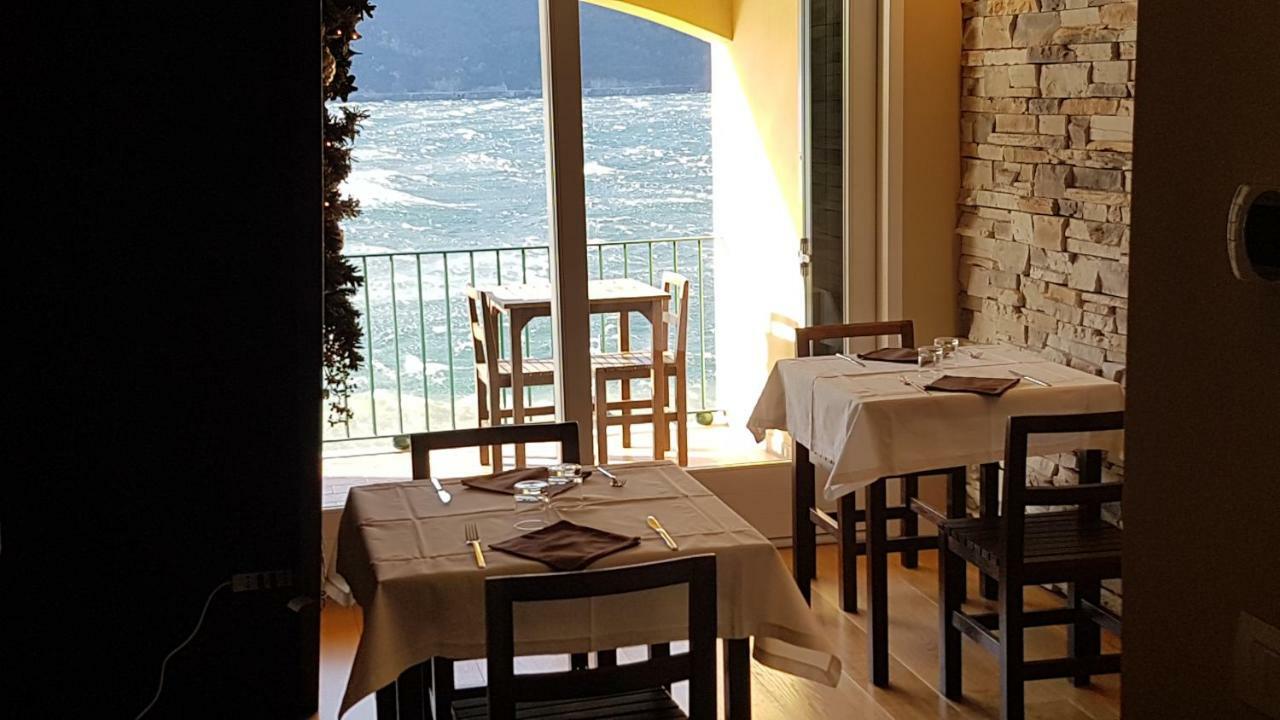 Foresteria Lombarda La Spiaggia Льєрна Екстер'єр фото